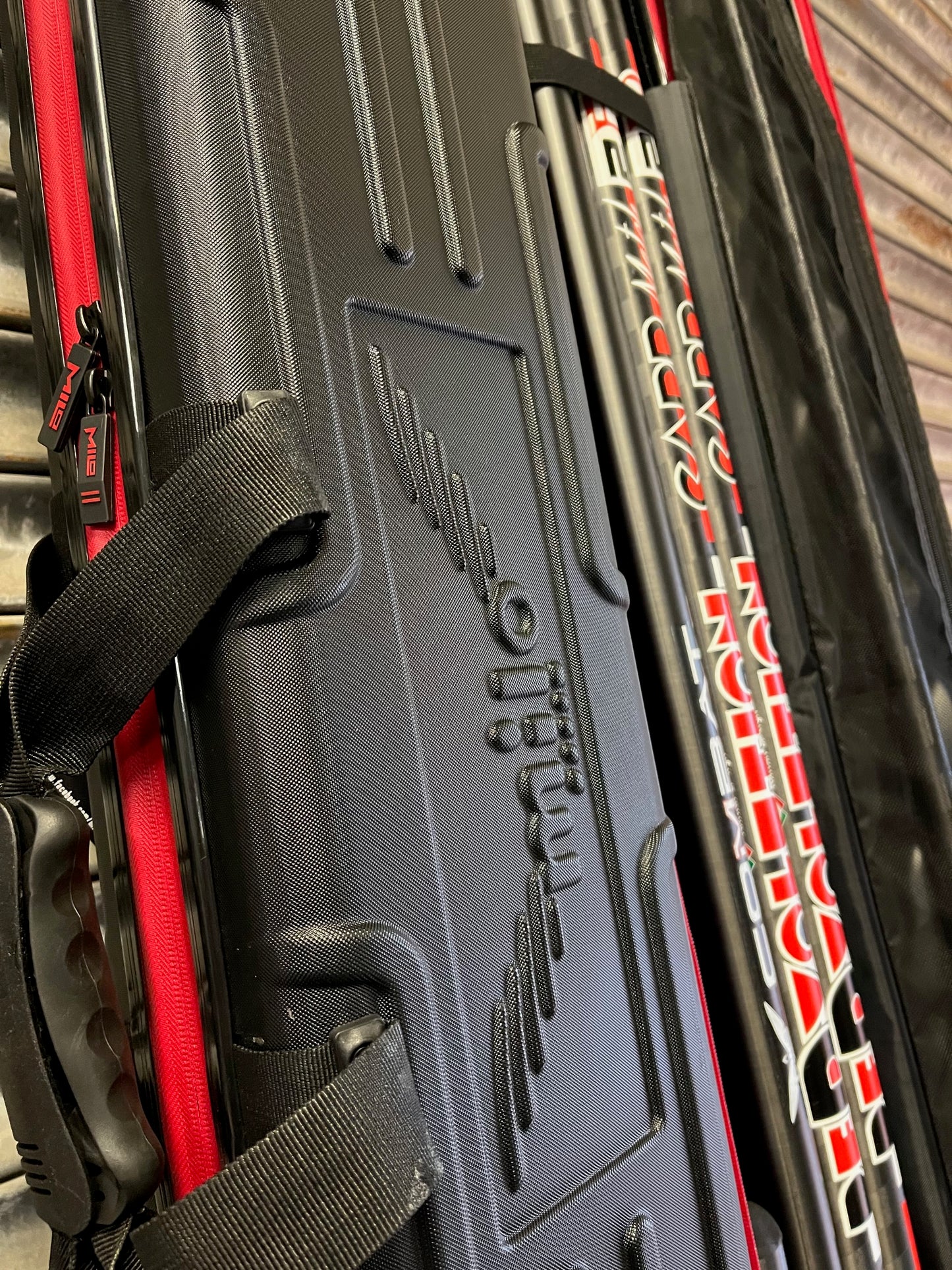 Milo Pole Case